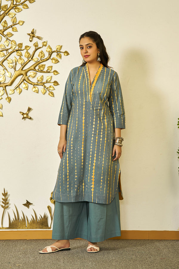 Kesar Dhari tie dye kurta set