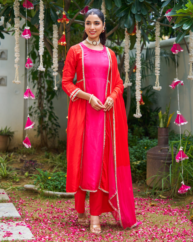 Gulaabi laal Saaya Suit Set
