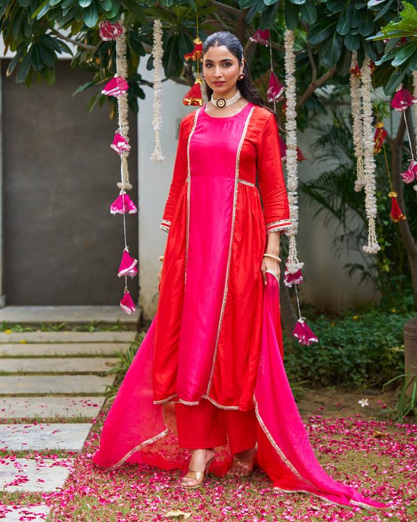 Gulaabi laal Saaya Suit Set
