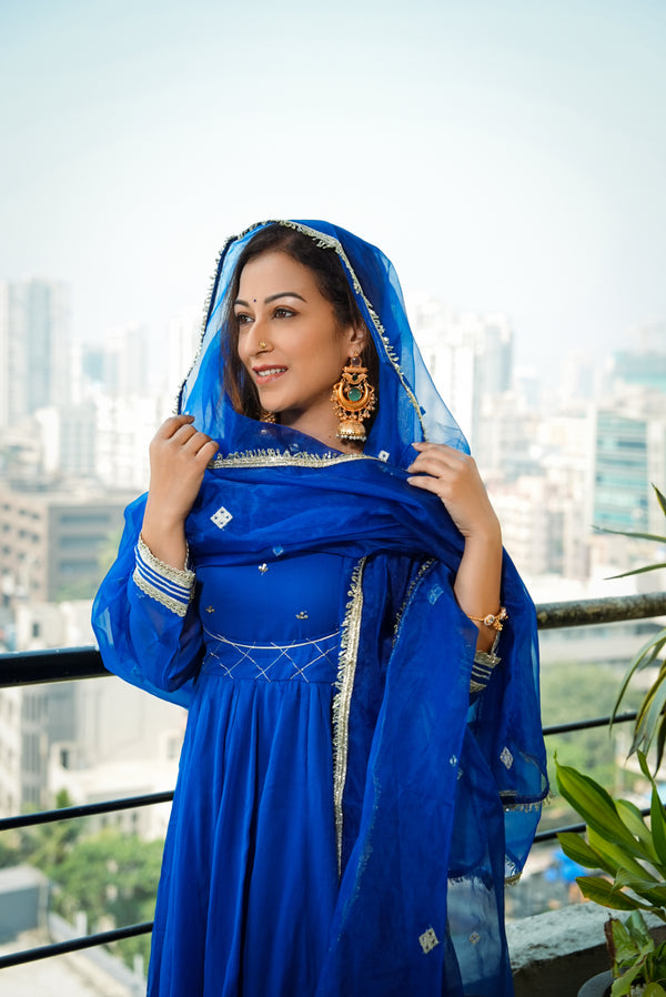 Neelam Gathers suit set