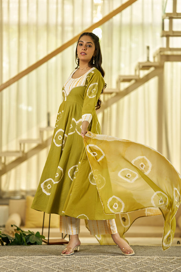 Sunehri Bhandhej Anarkali set