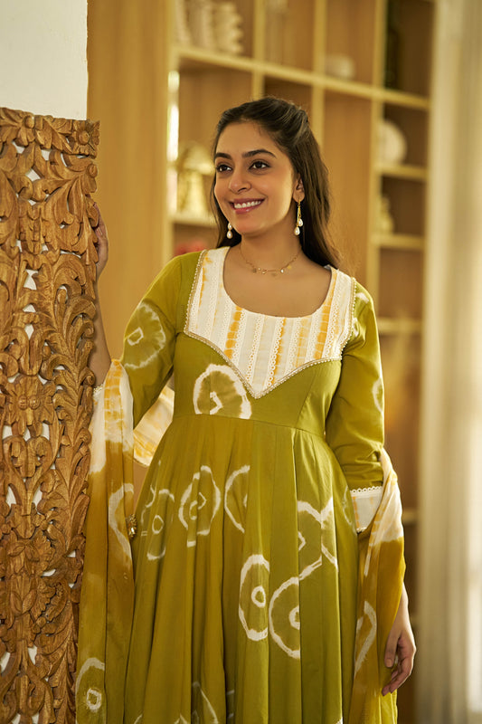 Sunehri Bhandhej Anarkali set