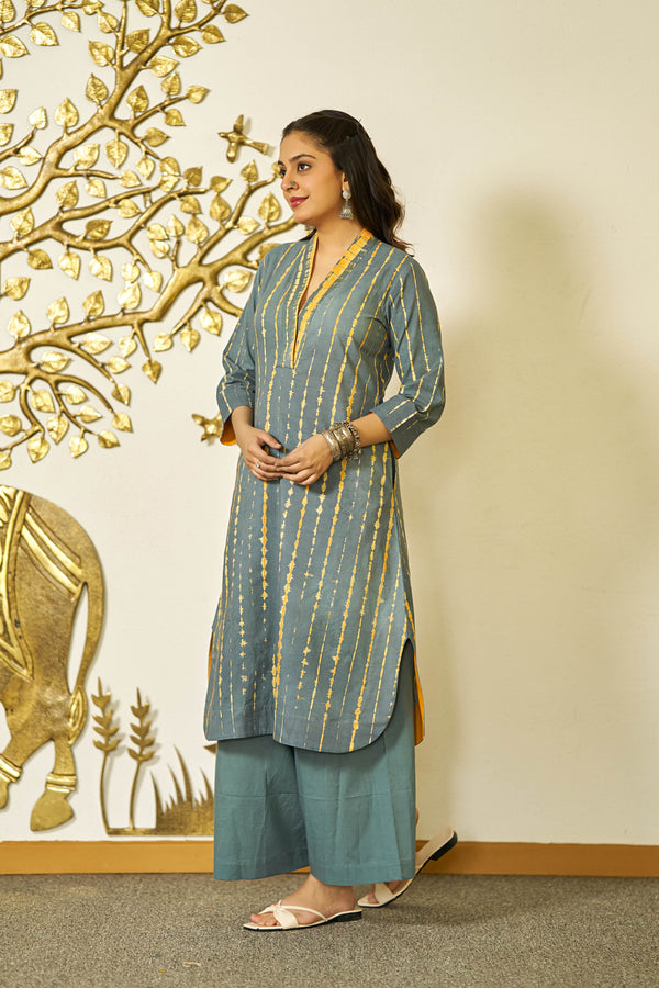 Kesar Dhari tie dye kurta set