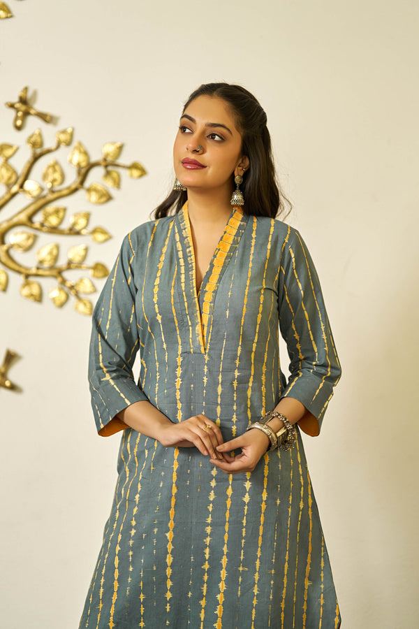 Kesar Dhari tie dye kurta set