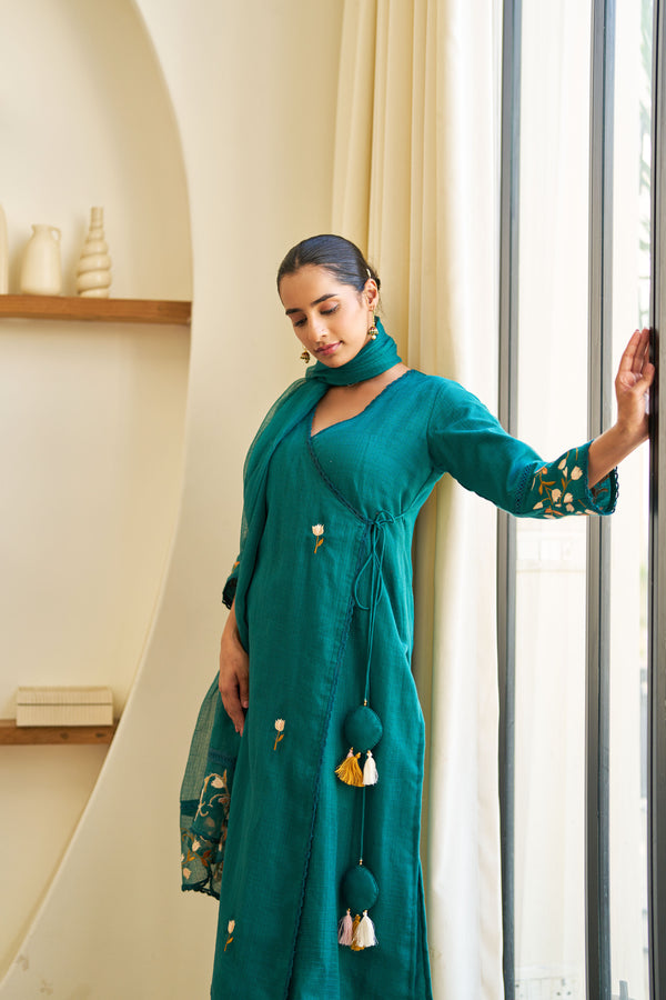 Saaz Teal Green Doria Embroidered Kurta Set
