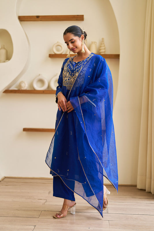 Arohi Suit Set
