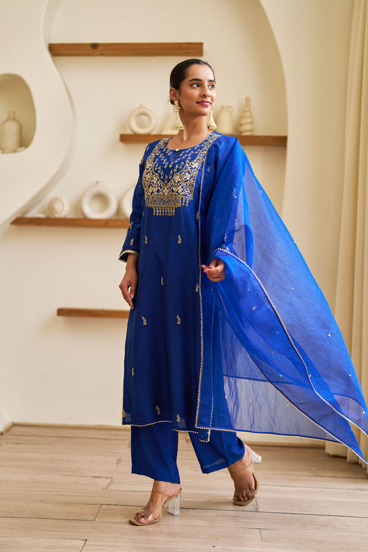 Arohi Suit Set