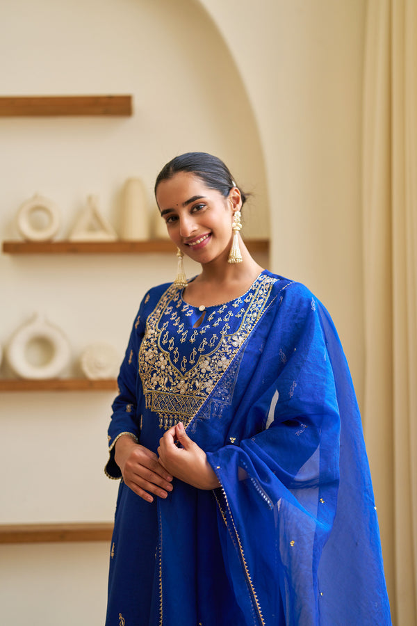 Arohi Suit Set