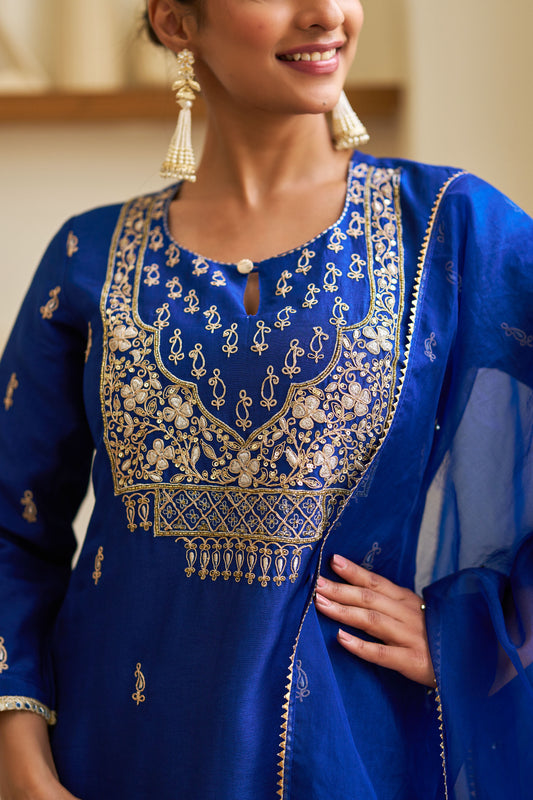 Arohi Suit Set