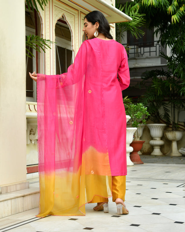Khwaab Pink Embroidered Chanderi Kurta Set
