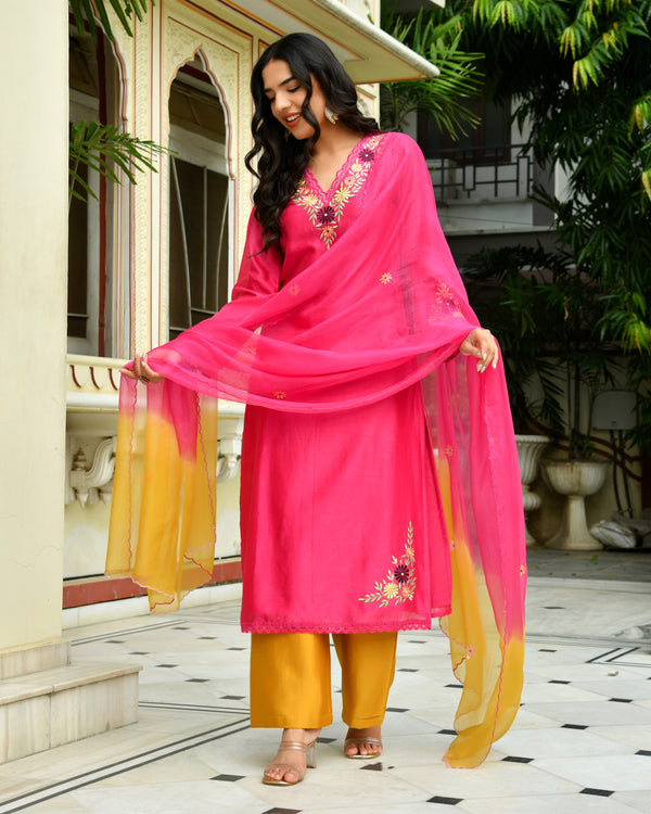 Khwaab Pink Embroidered Chanderi Kurta Set